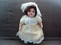 16'' CENTURY CDC BRUNETTE MAMA DOLL,ORIGINAL ORGANDY DRESS,BONNET